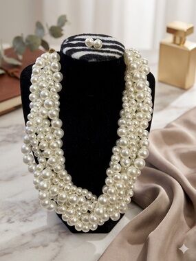 Chuncky multi strand necklace  with earrings